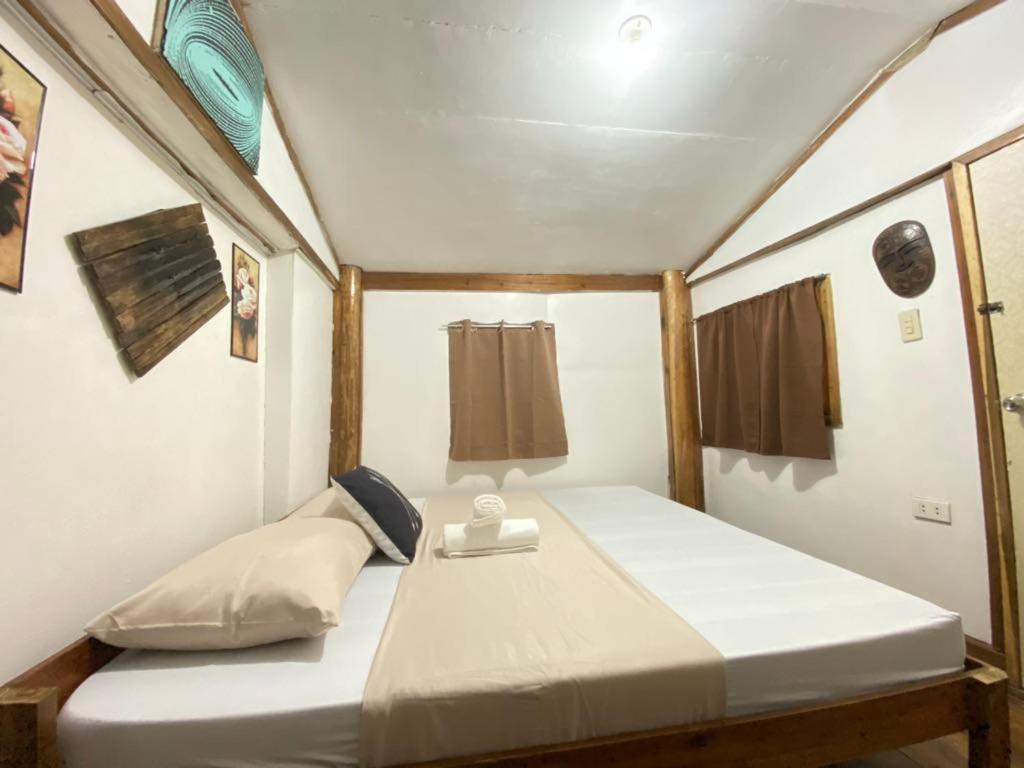 Mil'S Hillside Tourist Inn San Vicente  Bagian luar foto